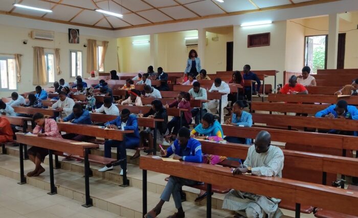 Communiqués d'Admissibilités au concours d'entrée à l'IRIC. Session 2019 - 2020 Communiqués d'Admissibilités au concours d'entrée à l'IRIC. Session 2019 - 2020